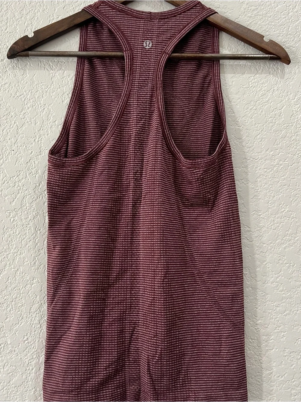 Lululemon Run: Swiftly Tech Tank Tonka Stripe Heathered Bordeaux Size 4